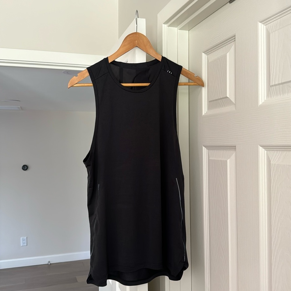 Lululemon men’s workout shirt